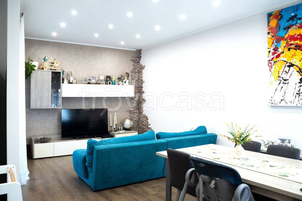 appartamento in vendita a Motta Sant'Anastasia in zona Piano Tavola / Belvedere