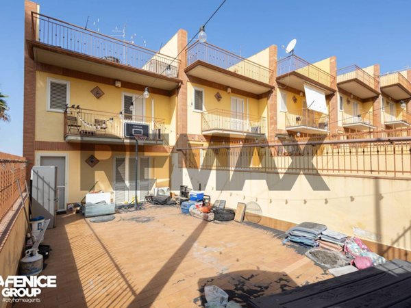 casa indipendente in vendita a Motta Sant'Anastasia in zona Centro Storico