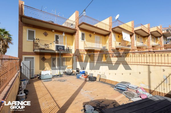 casa indipendente in vendita a Motta Sant'Anastasia in zona Centro Storico