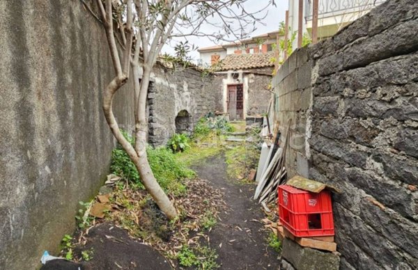 casa indipendente in vendita a Nicolosi