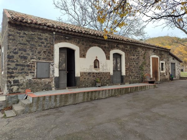 casa indipendente in vendita a Nicolosi