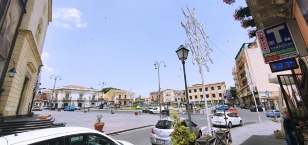 locale commerciale in vendita a Nicolosi