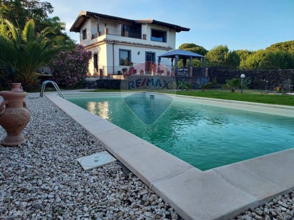 casa indipendente in vendita a Nicolosi