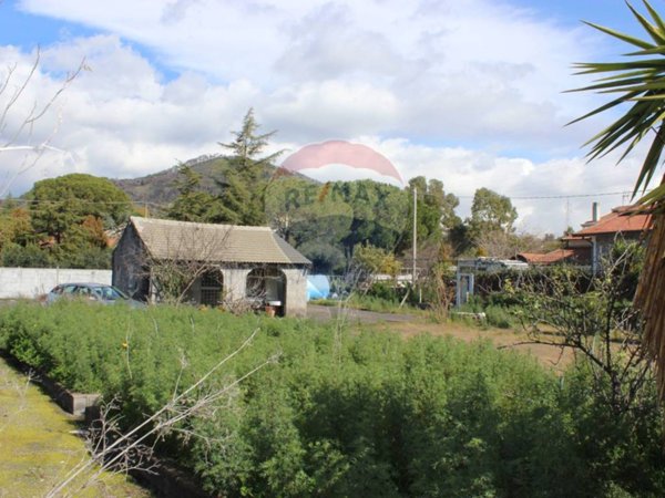 casa indipendente in vendita a Nicolosi