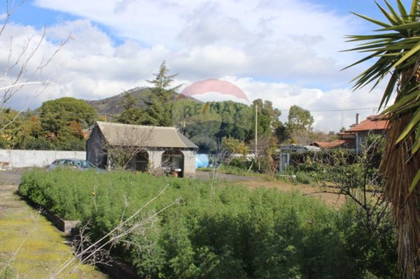 casa indipendente in vendita a Nicolosi