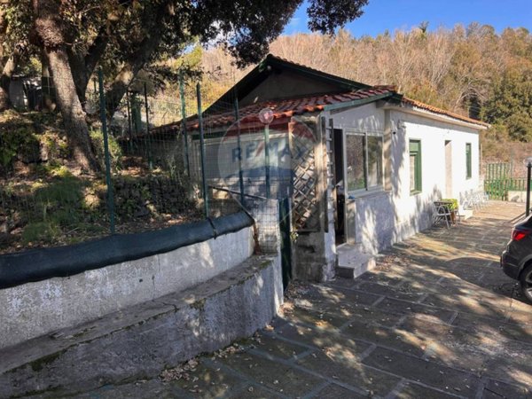 casa indipendente in vendita a Nicolosi