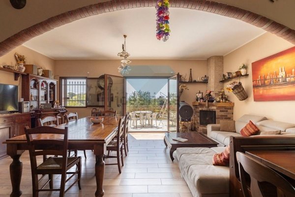 casa indipendente in vendita a Nicolosi