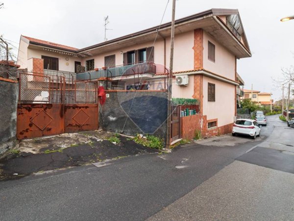 casa indipendente in vendita a Nicolosi