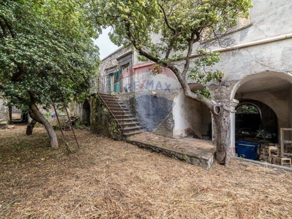 casale in vendita a Nicolosi