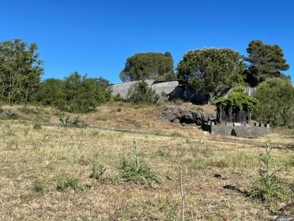 terreno edificabile in vendita a Nicolosi
