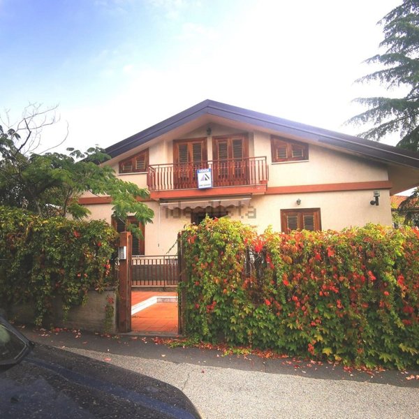 casa indipendente in vendita a Nicolosi