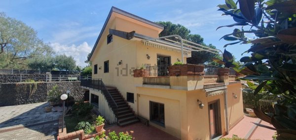 casa indipendente in vendita a Nicolosi