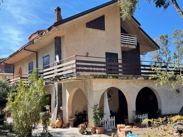 casa indipendente in vendita a Nicolosi