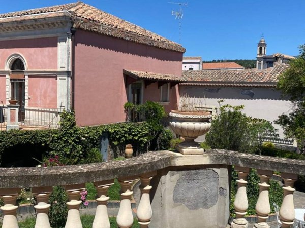 casa indipendente in vendita a Nicolosi