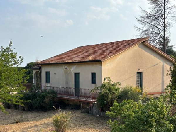 casa indipendente in vendita a Nicolosi