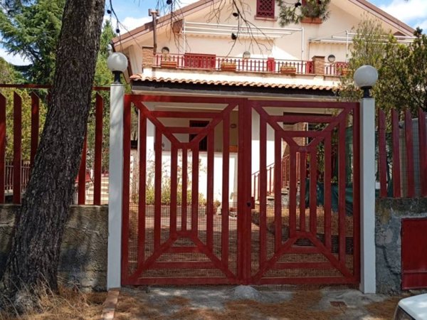 casa indipendente in vendita a Nicolosi