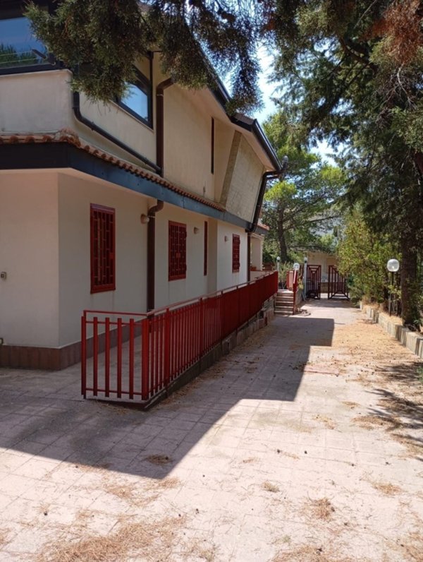 casa indipendente in vendita a Nicolosi