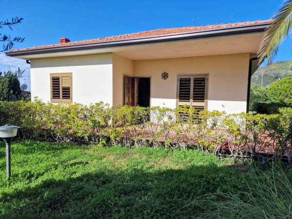 casa indipendente in vendita a Nicolosi