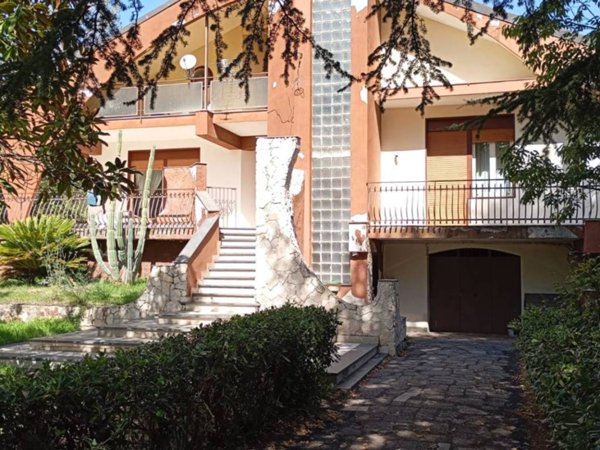 casa indipendente in vendita a Nicolosi