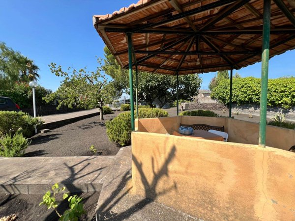 casa indipendente in vendita a Nicolosi