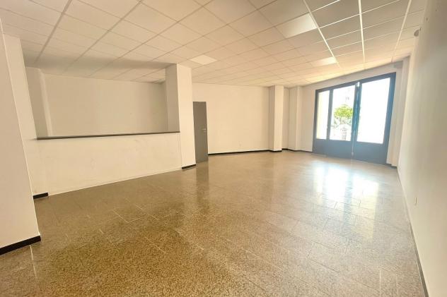 locale commerciale in vendita a Nicolosi