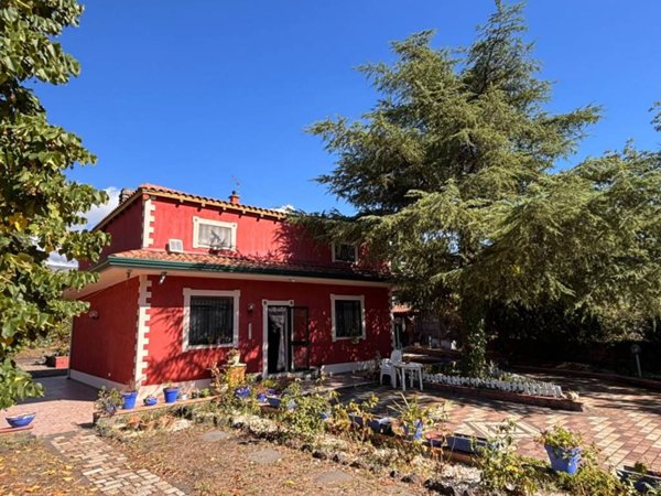 casa indipendente in vendita a Nicolosi