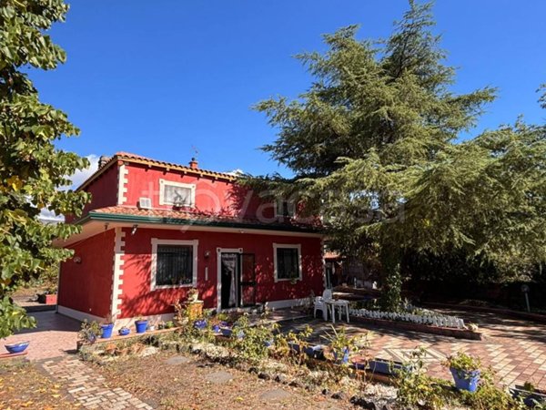casa indipendente in vendita a Nicolosi