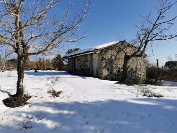 casa indipendente in vendita a Nicolosi