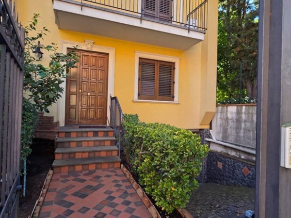 casa indipendente in vendita a Nicolosi