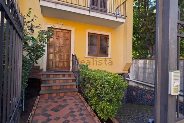 casa indipendente in vendita a Nicolosi