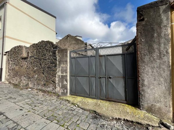 casa indipendente in vendita a Nicolosi