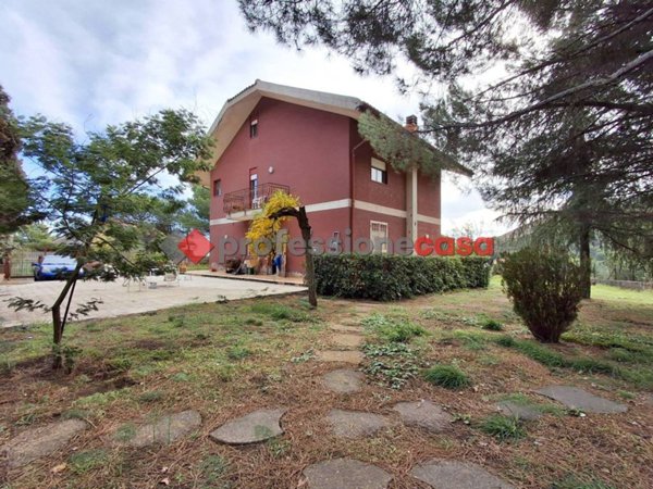 casa indipendente in vendita a Nicolosi
