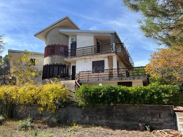 casa indipendente in vendita a Nicolosi