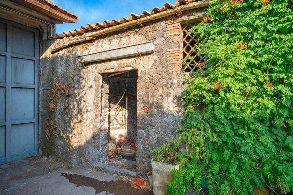 casa semindipendente in vendita a Nicolosi