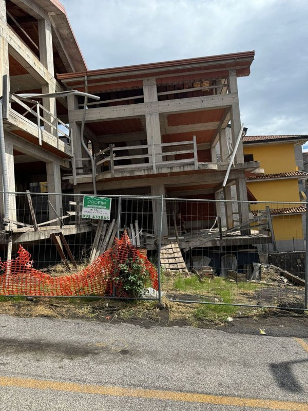 casa indipendente in vendita a Nicolosi