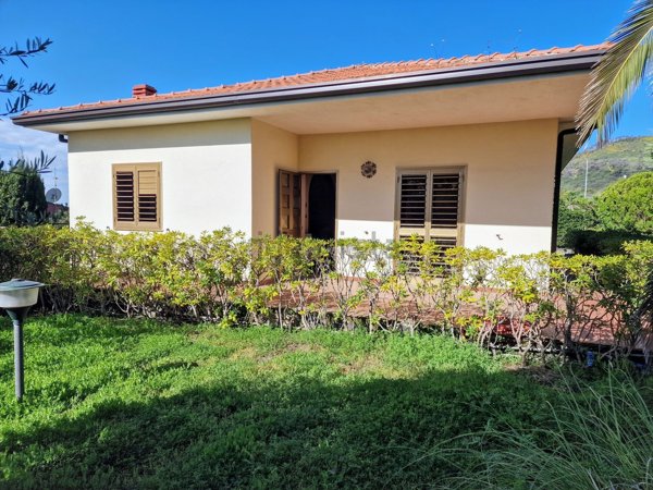 casa indipendente in vendita a Nicolosi