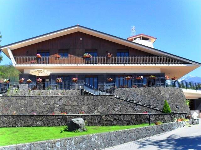 casa indipendente in vendita a Nicolosi