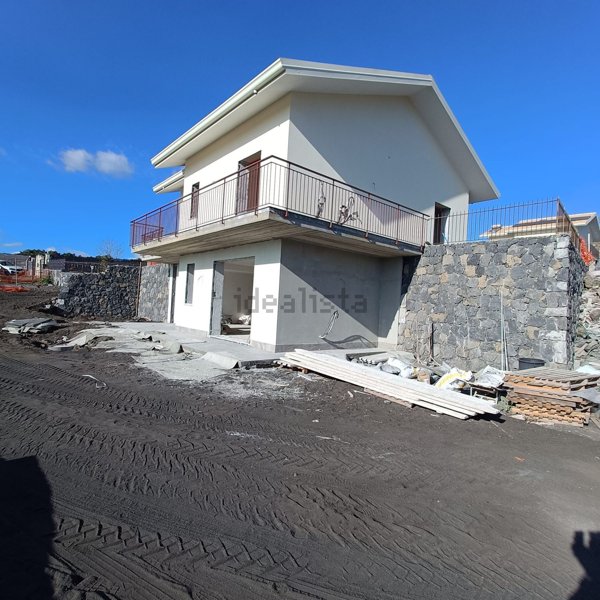 casa indipendente in vendita a Nicolosi