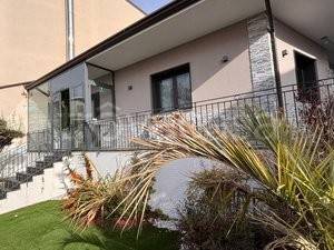 casa indipendente in vendita a Nicolosi