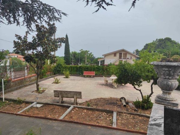 casa indipendente in vendita a Nicolosi