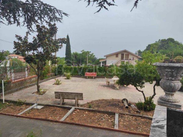 casa indipendente in vendita a Nicolosi