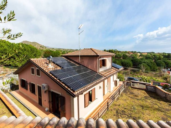 casa indipendente in vendita a Nicolosi