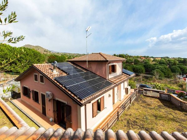 casa indipendente in vendita a Nicolosi
