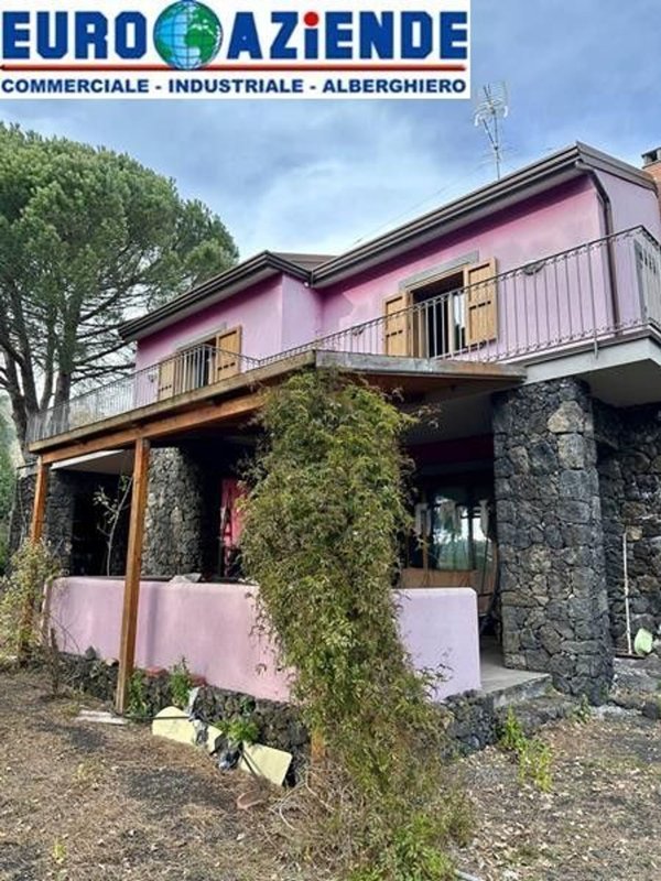 quadrivano in vendita a Nicolosi