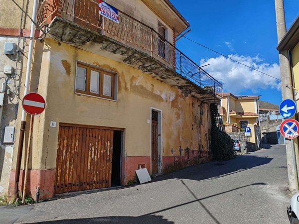 pentavano in vendita a Nicolosi