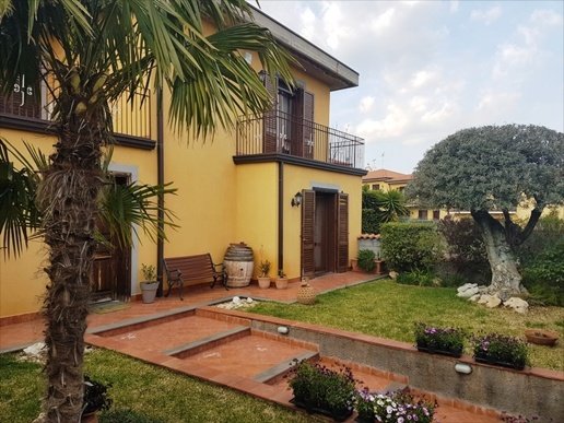 casa indipendente in vendita a Nicolosi