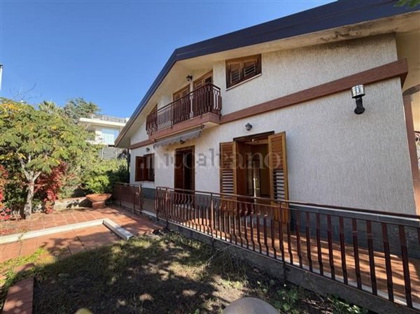 casa indipendente in vendita a Nicolosi