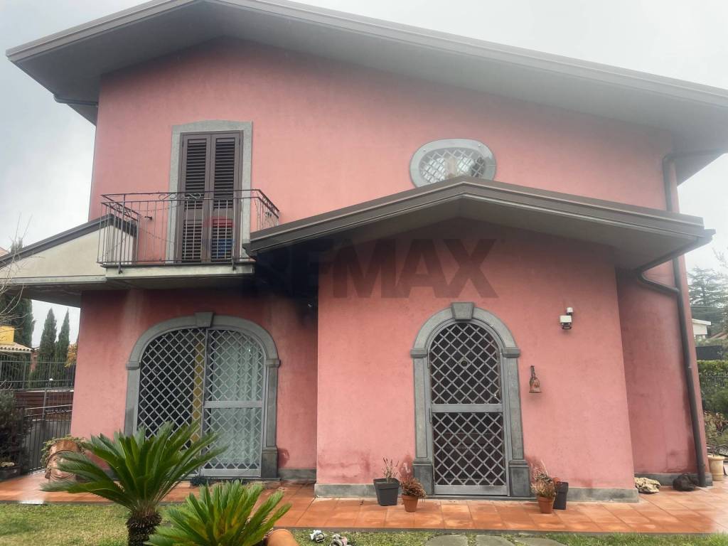 casa indipendente in vendita a Nicolosi