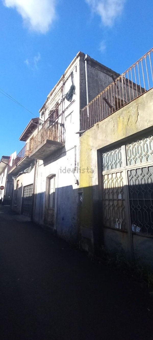 pentavano in vendita a Nicolosi