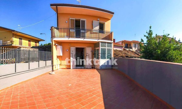 casa indipendente in vendita a Nicolosi